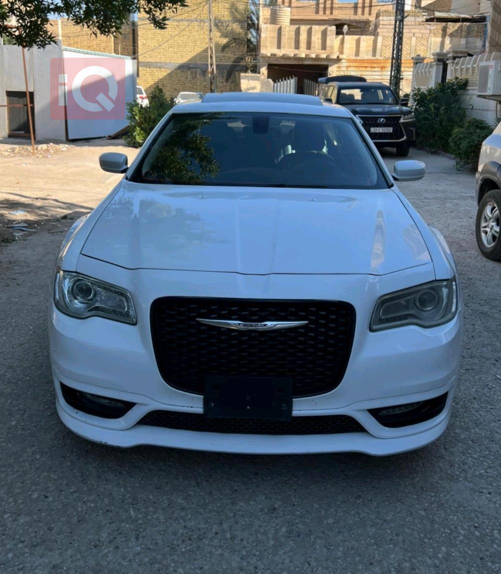 کرایسلەر 300